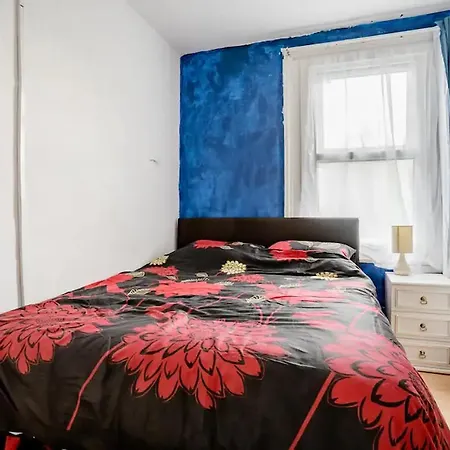 Homestay Near Tottenham Hotspur Stadium London Exterior photo
