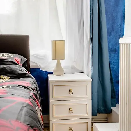 Homestay Near Tottenham Hotspur Stadium London Exterior photo