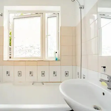 Homestay Near Tottenham Hotspur Stadium London Exterior photo