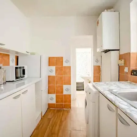 Homestay Near Tottenham Hotspur Stadium London Exterior photo